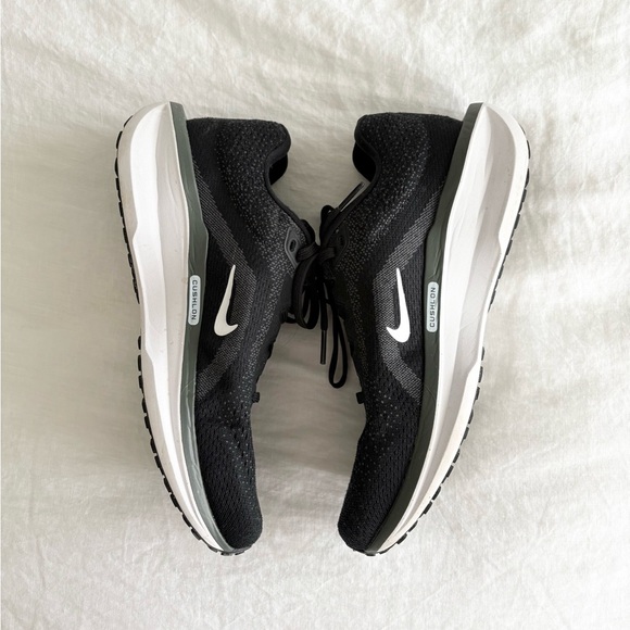 Nike Air Cushlon Black Shoes - Picture 4 of 6